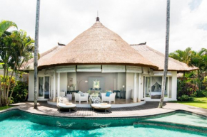 Гостиница Villa Bliss a paradise of three independent Villas  North Kuta